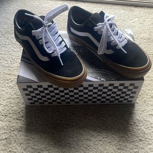 Boys 5.5 vans old school black and brown